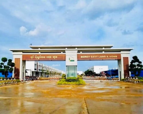 ផ្ទះវិឡាកូនកាត់ លក់ខាត លក់បន្ទាន់តម្លៃក្រោមទីផ្សារ  ប្រញ៉ាប់លុយ