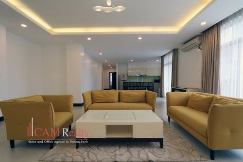 프놈펜에 렌트 아파트 | 3 Bedroom Serviced Apartment For Rent near Wat Phnom