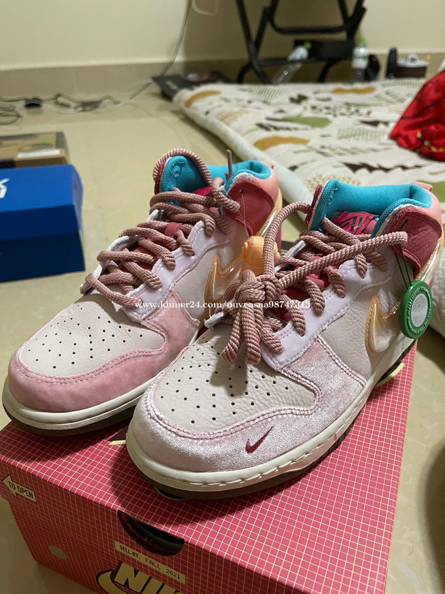 Nike Dunk Mid Social Status Free Lunch Strawberry Milk in Phnom Penh