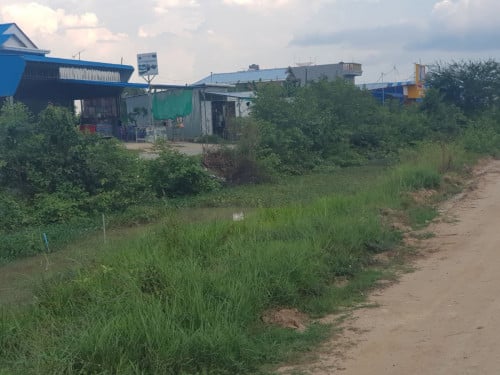 ដ37m x 90m (ក្នុងប្លង់រឹង 2918m2) តំលែ 140$/m2 ចរចារ ទីតាំ ស្រុកកណ្ដាលស្ទឹង ឃុំកណ្ដោក ភូមិទឹកនឹម️