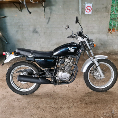 Honda cb 223s