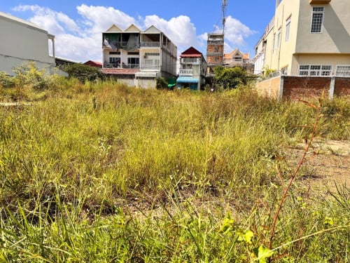 ដីជិតអុីអន ២