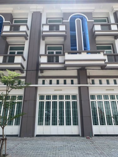 ផ្ទះល្វែងនៅតំបន់OCIC ជ្រោយចង្វារ/shophouses for Rent/property code:VBRE00733