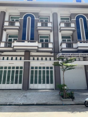 Flat for Rent in OCIC,chrouy Changva, ផ្ទះល្វែងជួល/Property Code:VBRE00731