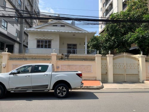ផ្ទះវីឡាសម្រាប់ជួល ទីតាំងសង្កាត់បឹងកេងកង1, Villa for Rent, in BKK1, Property Code: VBRE00707