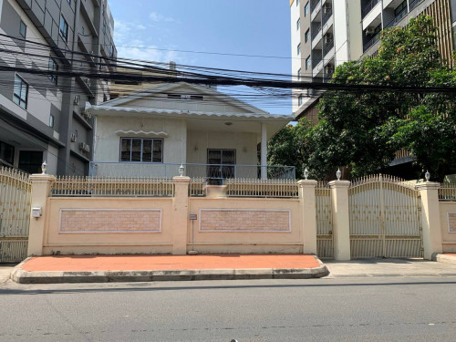 ផ្ទះវីឡាសម្រាប់ជួល ទីតាំងសង្កាត់បឹងកេងកង1, Villa for Rent, in BKK1, Property Code: VBRE00707