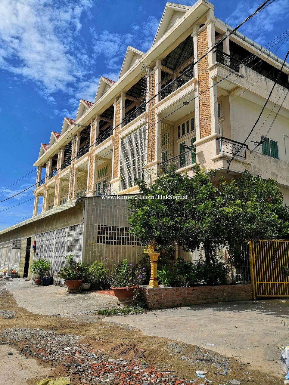 ផ្ទះលក់ (ក្រោយបុរីពិភពថ្មី ឫស្សីកែវ) House for Sale (Behind Borey