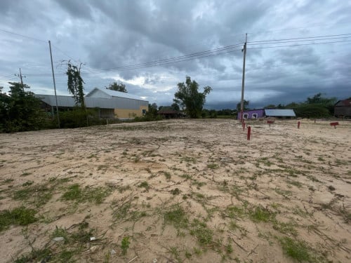 ដីលក់ជាប់ផ្លូវជាតិលេខ២​ ខេត្តតាកែវ