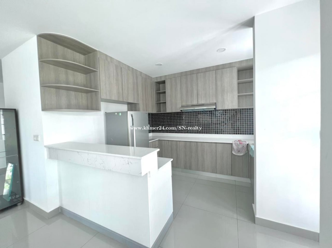 ឃ្វីនអេសម្រាប់ជួល Queen A For Rent Price 1900 in Phsar Daeum Thkov