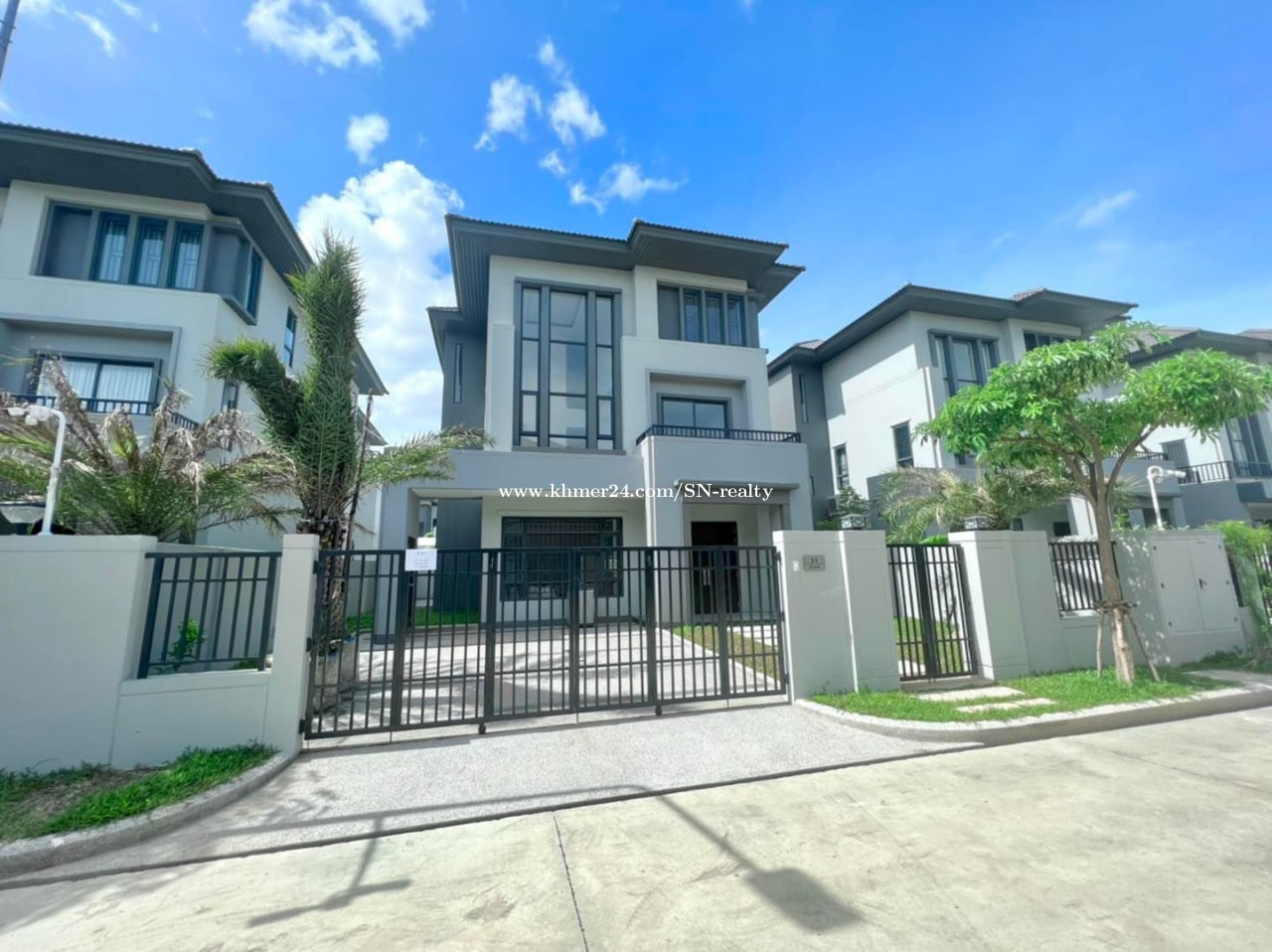 ឃ្វីនអេសម្រាប់ជួល Queen A For Rent Price 1900 in Phsar Daeum Thkov