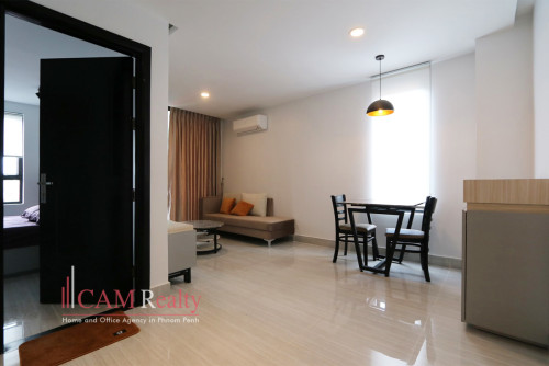 BKK3 area| 1 bedroom serviced apartment for rent| Private balcony