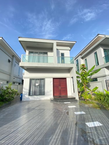 ផ្ទះវីឡាទោលសម្រាប់លក់ បុរីទេសចរណ៍ សៀមរាប (ម្ចាស់ផ្ទាល់) Villa for sell in Siem Reap