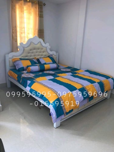 ឈុតគ្រែដែកព្រះនាងដូចរូប 1.8m ×2.0m