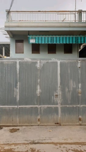 ដីនិងផ្ទះលក់នៅជិតផ្សារច្បារអំពៅ។