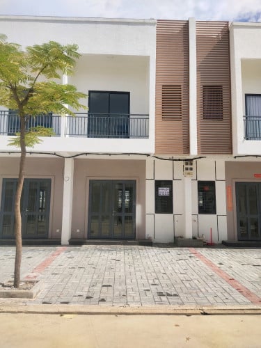 លក់ផ្ទះបន្ទាន់ប្រញាប់ទៅប្រទេសក្រៅ  (បុរីអ៊ីសលែន7NG)