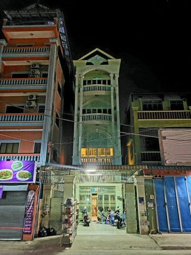 ផ្ទះលក់បន្ទាន់🏘
