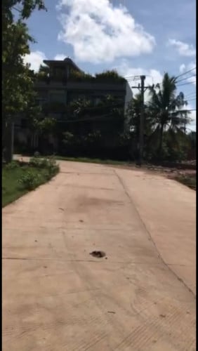 ដីលក់ក្រោមហាងឆេង50%