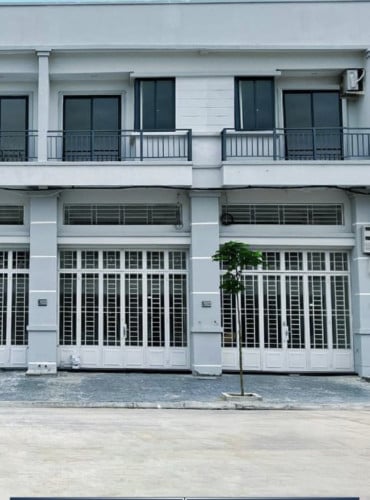 Shop house around Areysat for sale urgent