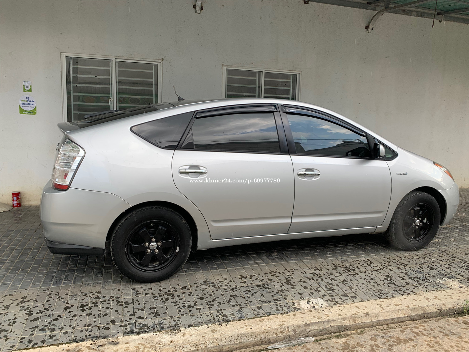 Prius 06 h/f ឡានស្អាតលេងហើយស្រាប់ ចង្កៀងគុជ កំរាល vip abs ថ្មី10300