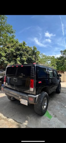មានដំឡើងខ្លុប Hummer H2