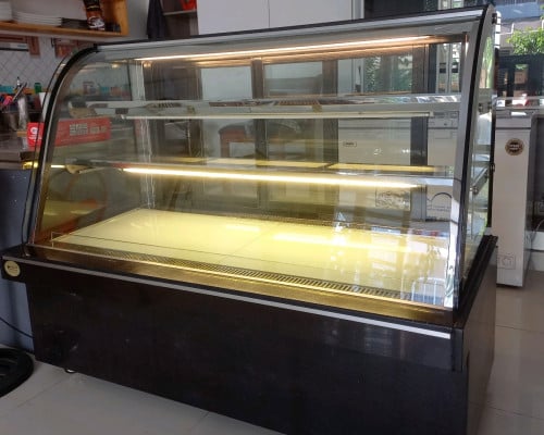 Cake showcase display fridge for sale (150 cm)