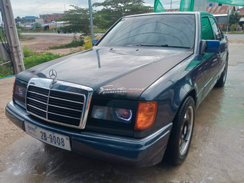 Mercedes Benz 92  លក់ រឺ វ៉ៃដោះដូរឡានផ្សេងៗបាន  លក់ប្រញាប់ !!!