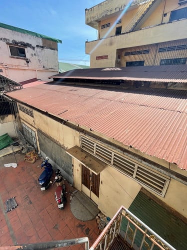 Warehouses / House for rent or sale