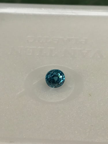 ត្បូង​ធម្មជាតិ​រតនគិរី​១.៤៥ការ៉ាត់​ blue zircon 1.45ct(មានបោះ​ដុំ​និង​លក់រាយ​ត្បូង​រតនគិរី​)