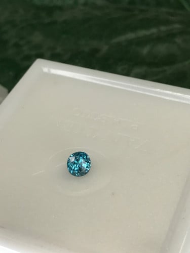 ត្បូង​ធម្មជាតិ​រតនគិរី​ ១.៧០ការ៉ាត់​blue zircon 1.70ct(មានបោះ​ដុំ​និង​លក់រាយ​​)