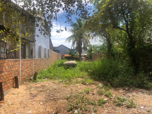 ដីលក់នៅផ្សារស្វាយដូនកែវ