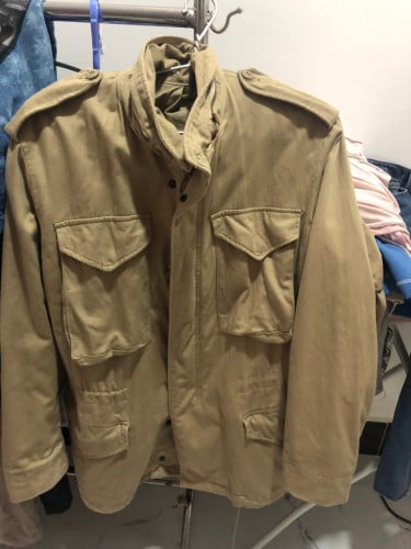 អាវម៉ាក M 65 USA  ទំហំ M/L ស្អាតហើយ កម្រមានណាស់ តារា ហូលីវូត ក៍ប្រើដែរ គុណភាព 90%