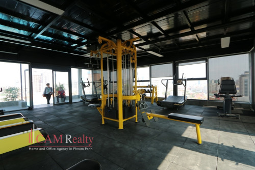 Tuol Kork area | 3 bed serviced penthouse apartment rent | pool &amp; gym 5 min to TK Avenue mall