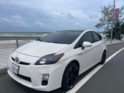 Prius 010 ជួលជា ថ្ងៃនិងខែ Phnom Penh Sihanoukville
