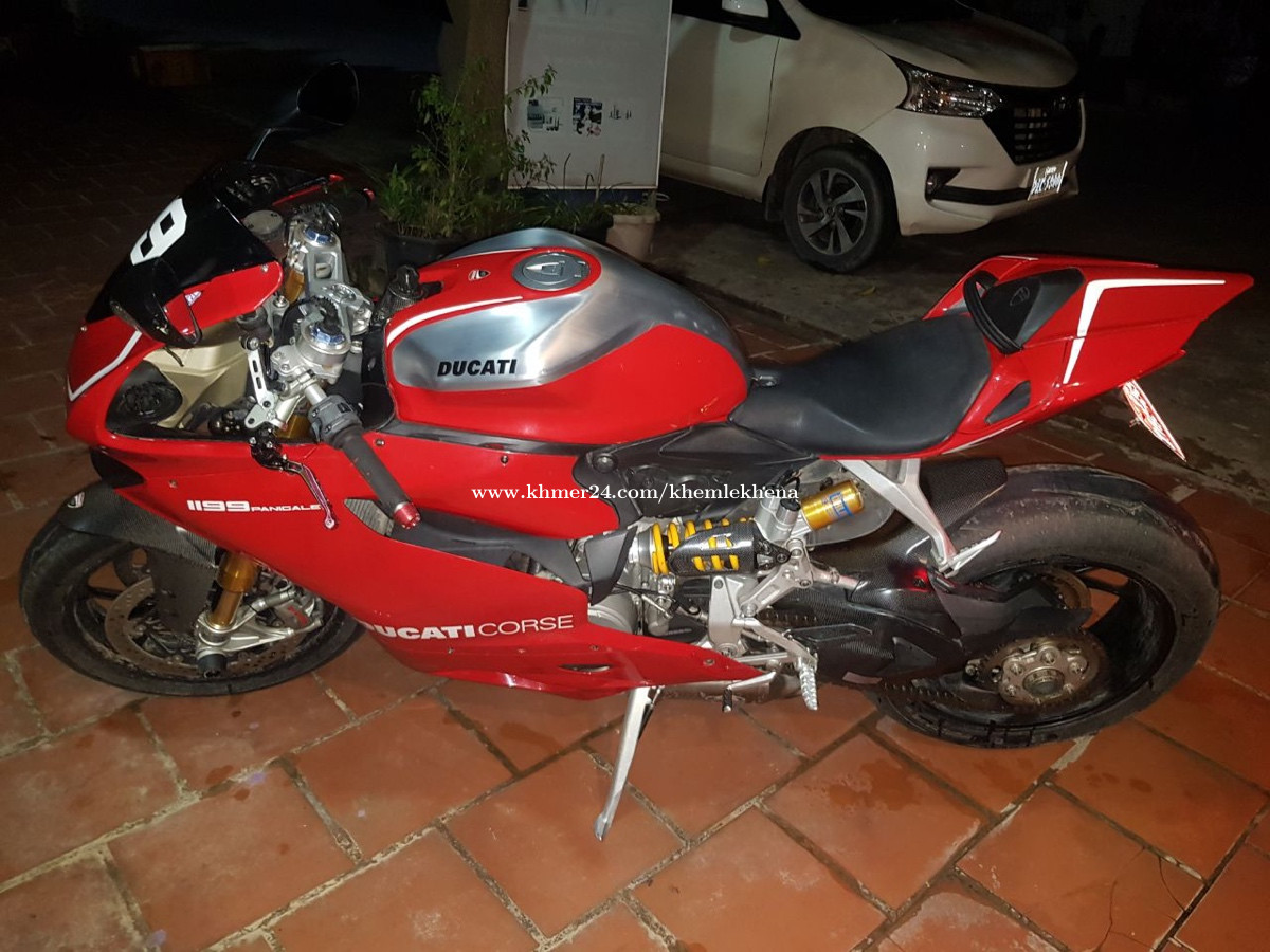 Ducati panigale 2024 1299 olx