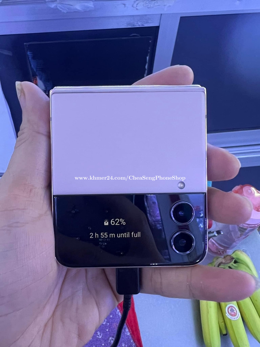 Galaxy Z Flip 4 99 in Phnom Penh, Cambodia on