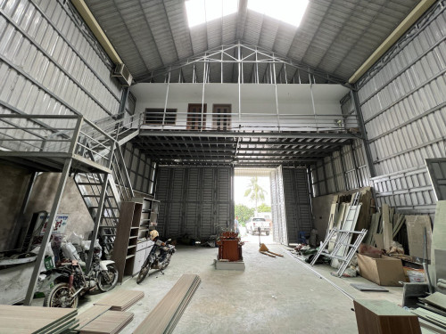 ឃ្លាំងលក់ បន្ទាន់!