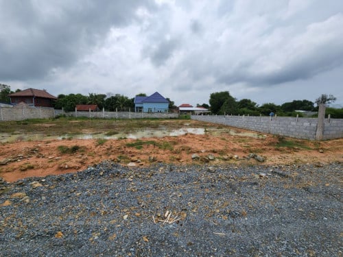 ដីលក់ប្រញាប់លុយ 15*34​(បីប្លង់) ជិតរោងចក្រCP NR4