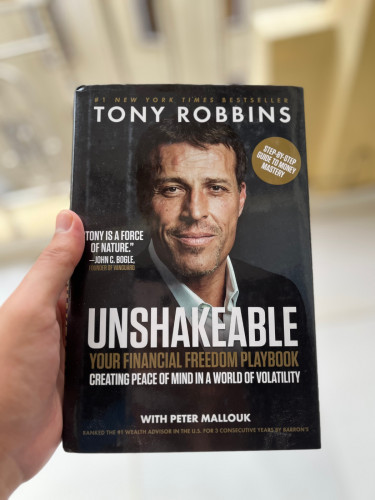 Unshakeable by Tony Robbins (New secondhand)