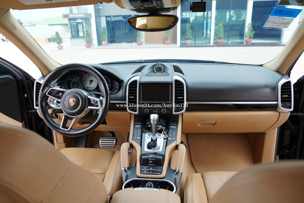 Porsche Cayenne S Hybrid 2015 Price 64500.00 in Phnom Penh, Cambodia