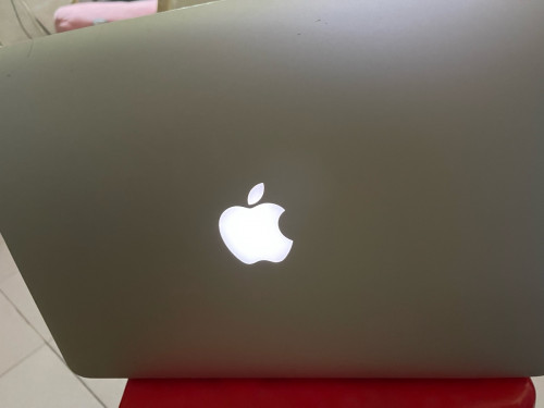 2015 15&#039; MacBook pro 2.2ghz 16g  500g