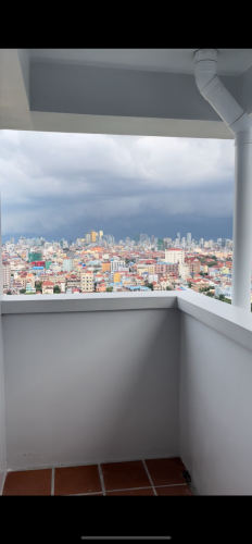 Condo 2 bed rooms: sale 76,000$ or rent 600$/month, highest Floor 21st