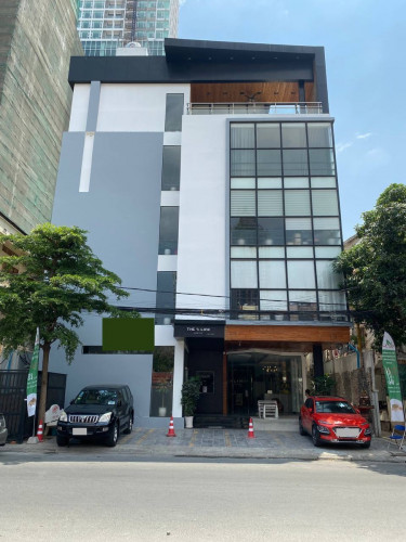 Medium Office Space For Rent in Bkk1