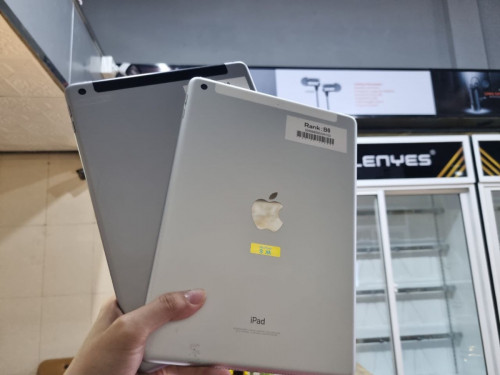 iPad 6th generation 32G 215$-235$