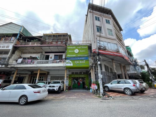 ផ្ទះ កែង ផ្សារ ទួលគោក  លក់បន្ទាន់