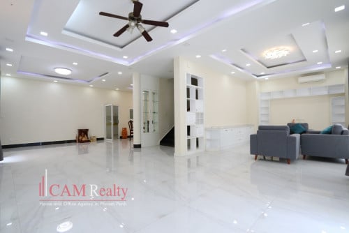 4 bedrooms villa in gated community for rent in Bassac Garden City, Phnom Penh