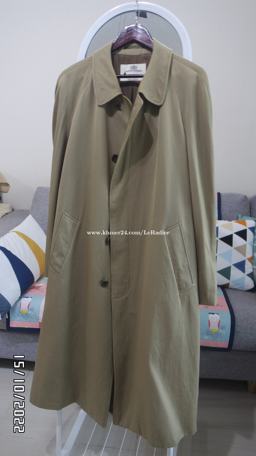 Aquascutum men s trench coat jacket size M Price 30.00 in Phnom