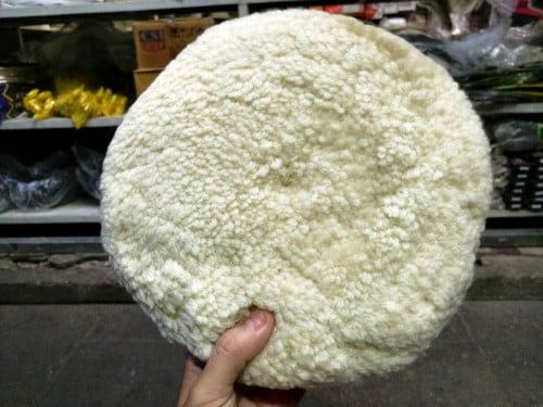 សំឡី ប៉ូលា ឡាន