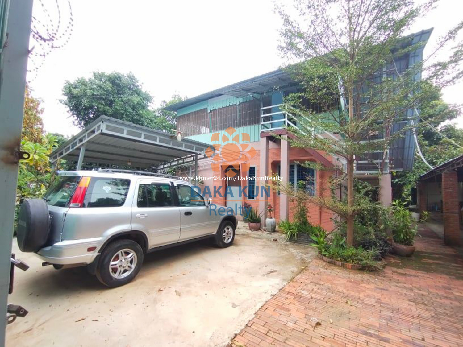 ផ្ទះ និងដីលក់ជិតផ្សារសង្កែ, ក្រុងបាត់ដំបង/House and Land for Sale near