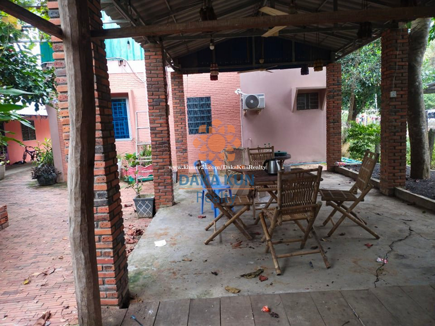 ផ្ទះ និងដីលក់ជិតផ្សារសង្កែ, ក្រុងបាត់ដំបង/House and Land for Sale near