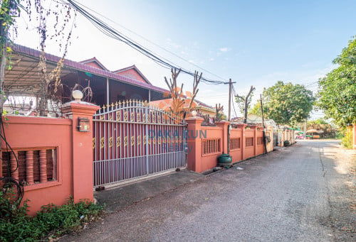 ផ្ទះលក់បន្ទាន់ក្នុងភូមិវត្តដំណាក់, ក្រុងសៀមរាប/Wooden House for Sale in Siem Reap city-Sala Kamreuk